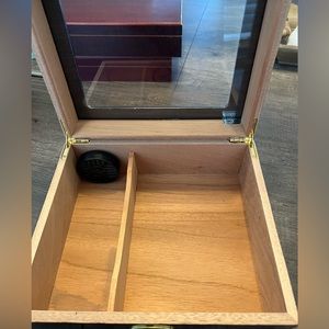 Cedar Glasstop Humidor